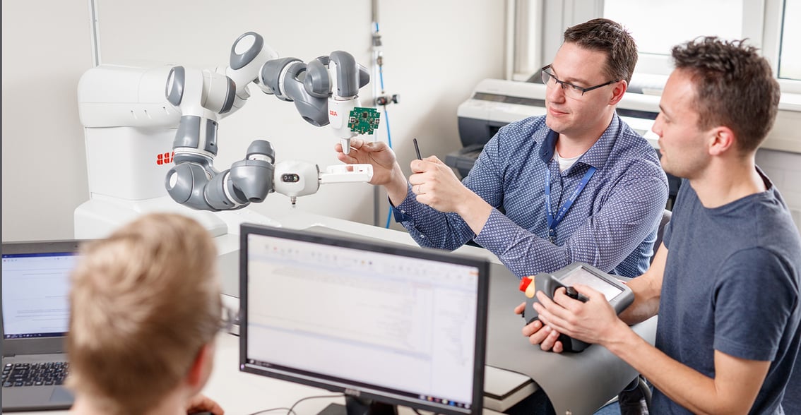Collaborative Application Standards Are Shaping Manufacturing Robotics